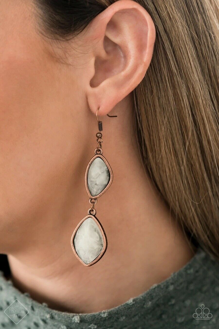 Earring: 