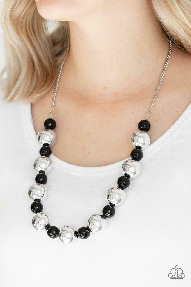 Top Pop – Black Necklace