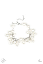 Load image into Gallery viewer, Bracelet: &quot;Girls In Pearls&quot;
