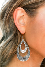 Load image into Gallery viewer, Earring: &quot;Sahara Sublime&quot; Silver Earrings
