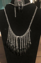 Load image into Gallery viewer, Venturous Vibes Black Necklace
